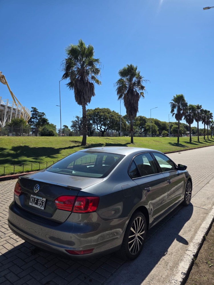 Volkswagen Vento Luxury — foto 6